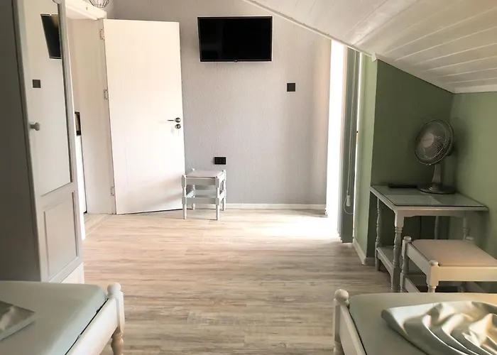 семейна къща “вълчеви” Gasthuis Kiten (Burgas)