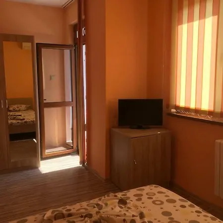 семейна къща “вълчеви” Pensionat Kiten (Burgas)