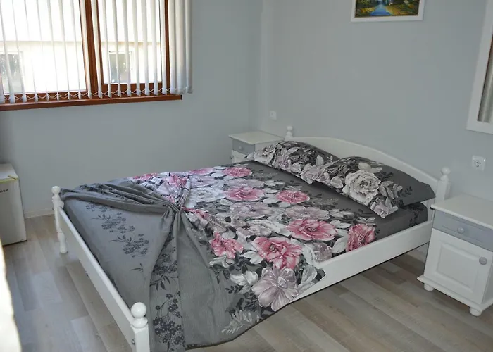 семейна къща “вълчеви” Πανσιόν 3*