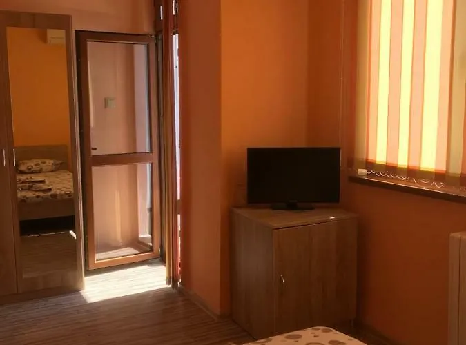 семейна къща “вълчеви” Πανσιόν Kiten (Burgas)